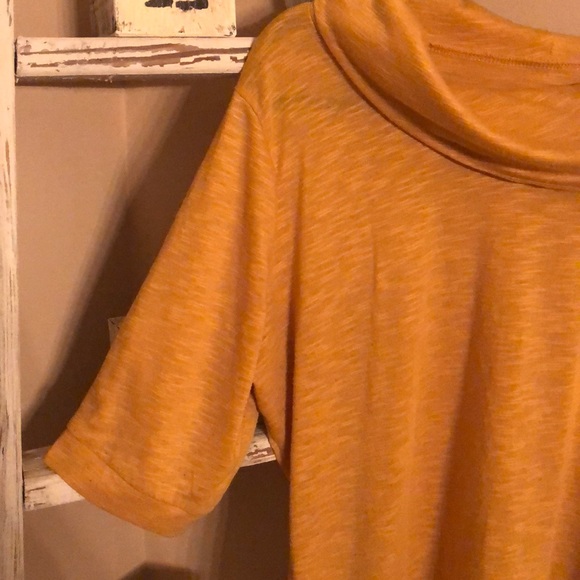 Shirt - Picture 2 of 5